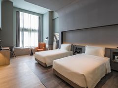 -上海虹桥中心爱琴海亚朵S酒店
