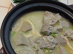 -阿瓦山寨·湘菜现炒·剁椒鱼头王(咸阳总店)