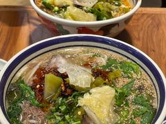 -云阿蛮云南生烫牛肉米线(奉贤路店)