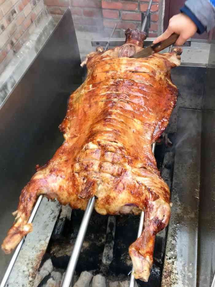 郭靖烤全羊(体育大学店)-"单位聚餐 订只羊小哥9点到的我们12点.