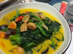 -八府香鸭·啫啫煲(华山路店)