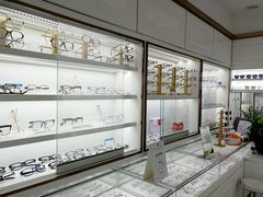 -翰佐蔡司小乐圆·依视路星趣控·暴龙眼镜折扣店