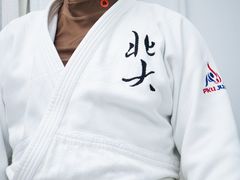 -菠萝格斗巴西柔术训练馆