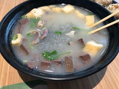 -小杨生煎(金山百联购物中心3楼店)