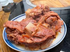 酱骨棒-东北哈尔滨酱骨头馆房掌柜铁锅炖