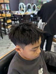 -藤野造型烫染·漂发