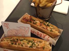 -Pinchy's Lobster & Champagne Bar
