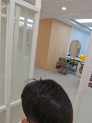 -首脑美发沙龙
