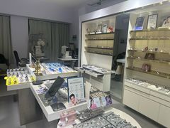 -视野联行眼镜•蔡司•依视路(温江店)