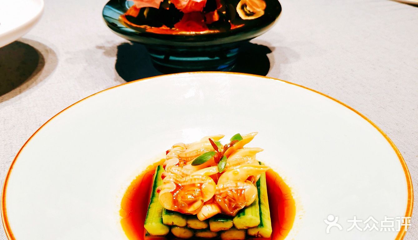 拔草徐记海鲜上海首店[加油]