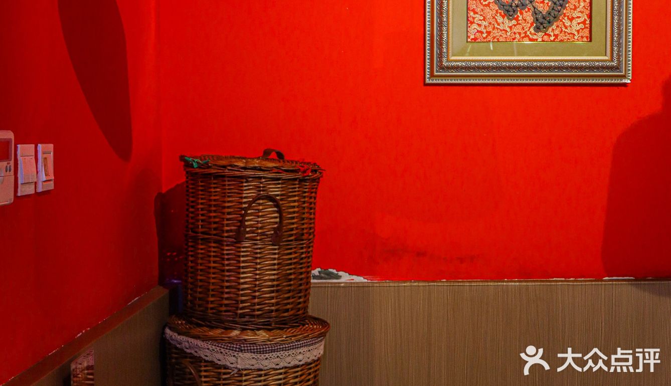 朋友是长沙人，和我一直吹捧湖南米粉比广西粉好吃