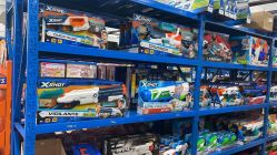 -逝水玩具折扣店