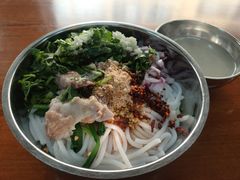 卤粉-鸿浩扒猪脚米线