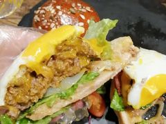 -HIGH FIVE哈福手工汉堡(桂林路店)