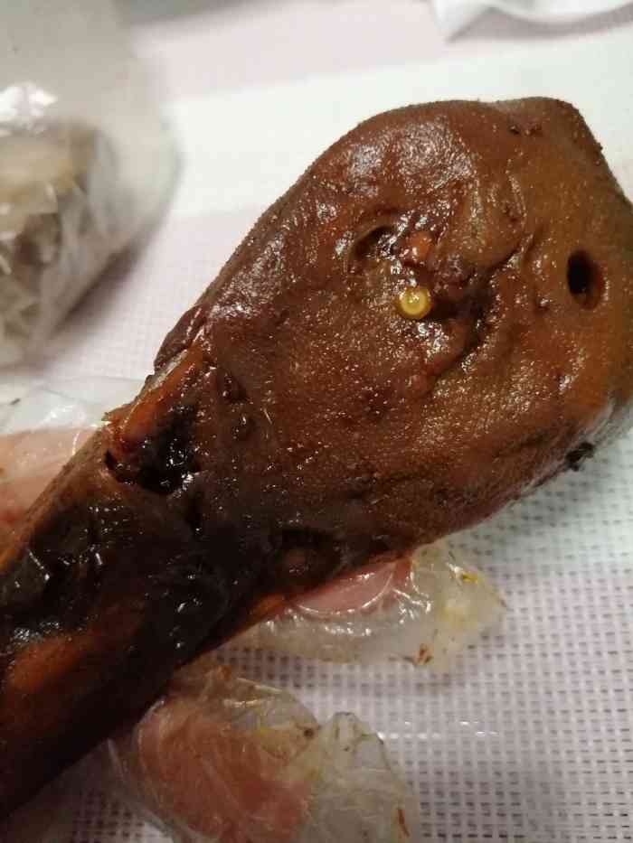 绝味鸭脖(长安天街店)-"最近很想吃鸭头,看到附近有绝味果断出发去.