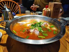 -野山舂·贵州现舂酸汤火锅(鸿通城店)