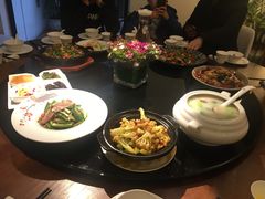 -渝半城经典川粤菜(重庆天地店)