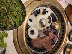 -蚂蚁洞·烤肉大营地(上海静安大悦城店)