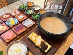 -银米·云南传统过桥米线(双廊黑金冠店)