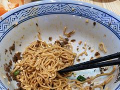 -魔都三兄弟酸辣粉·蘸卤炸串(虹桥万科店)