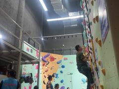 -蓝天攀岩-青少年训练(罗湖益田假日广场店)