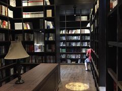 -钟书阁(松江泰晤士小镇店)