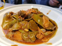 五花肉焖豆角-关东小磨东北菜(上海长风大悦城店)