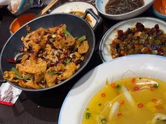 -川流不息·地道川菜·小龙虾(松东路店)