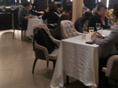 -黄浦江游览十六铺3号码头网红自助餐