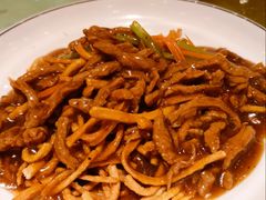 馓子牛肉丝-刘胖子家常菜·蹄花焖藕(江汉路总店)