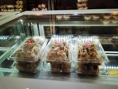 -白玉兰食品(中山公园龙之梦店)