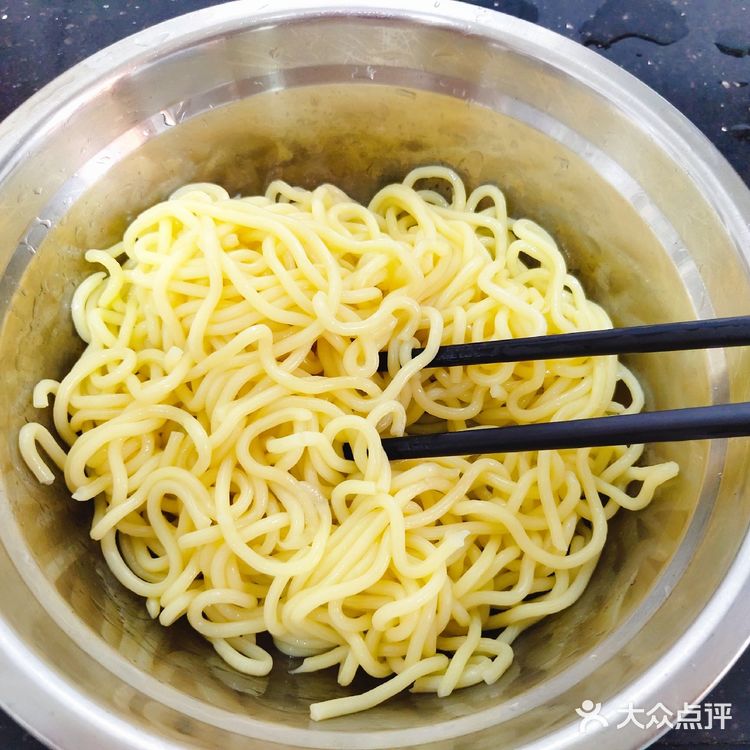 简易晚餐——非常开胃的老干妈鸡蛋炒拉面