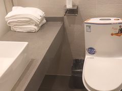 -天艺东环酒店(海口高铁东站龙湖天街店)