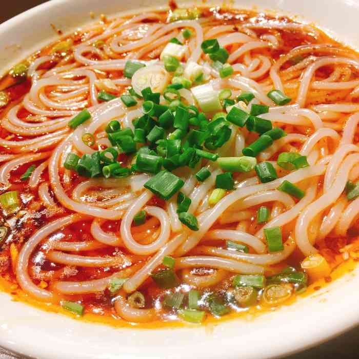 功夫小面-"口味:这个米线是那种粗米线,个人不太喜欢.