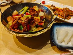 麻辣干锅牛蛙-避风塘(百联东郊店)