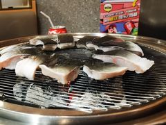 -围炉肉舍•炭烤活鳗•丹东海鲜烤肉(步行街店)