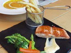 香煎三文鱼柳配柠檬黄油汁-TABLE·味西餐厅-成都茂业JW万豪酒店