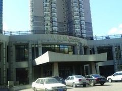 -八府香鸭·啫啫煲(华山路店)