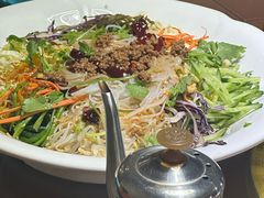 -老码头黑皮肘子锅包肉(赣水路店)
