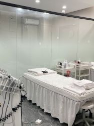 -苗方清颜专业祛痘·皮肤管理