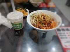 -牛一嘴·兰州牛肉面·大盘鸡(财富中心店)