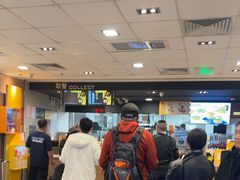-麦当劳(上海虹桥站30B检票口楼上)