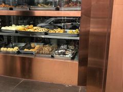 面包甜点陈列柜-聚德华天护国寺小吃(甜水园店)