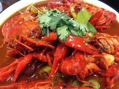 -虾弄弄海派小龙虾·牛羊蝎子火锅