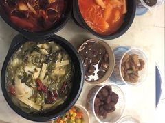 -渝是乎酸菜鱼(龙旗购物中心店)