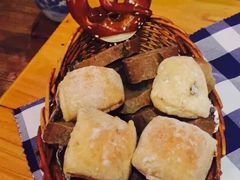 -皇冠自酿啤酒坊(中国红街5号楼店)