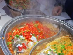 -阿瓦山寨·湘菜现炒·剁椒鱼头王(咸阳总店)