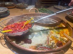 -洱火云南酸菜牛肉火锅(石景山当代商城店)