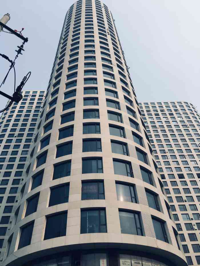 苏荷中心-"苏荷中心位于中州大道与农业路西北角,是思.