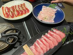 -山川小町·极番烧肉(新地假日广场店)